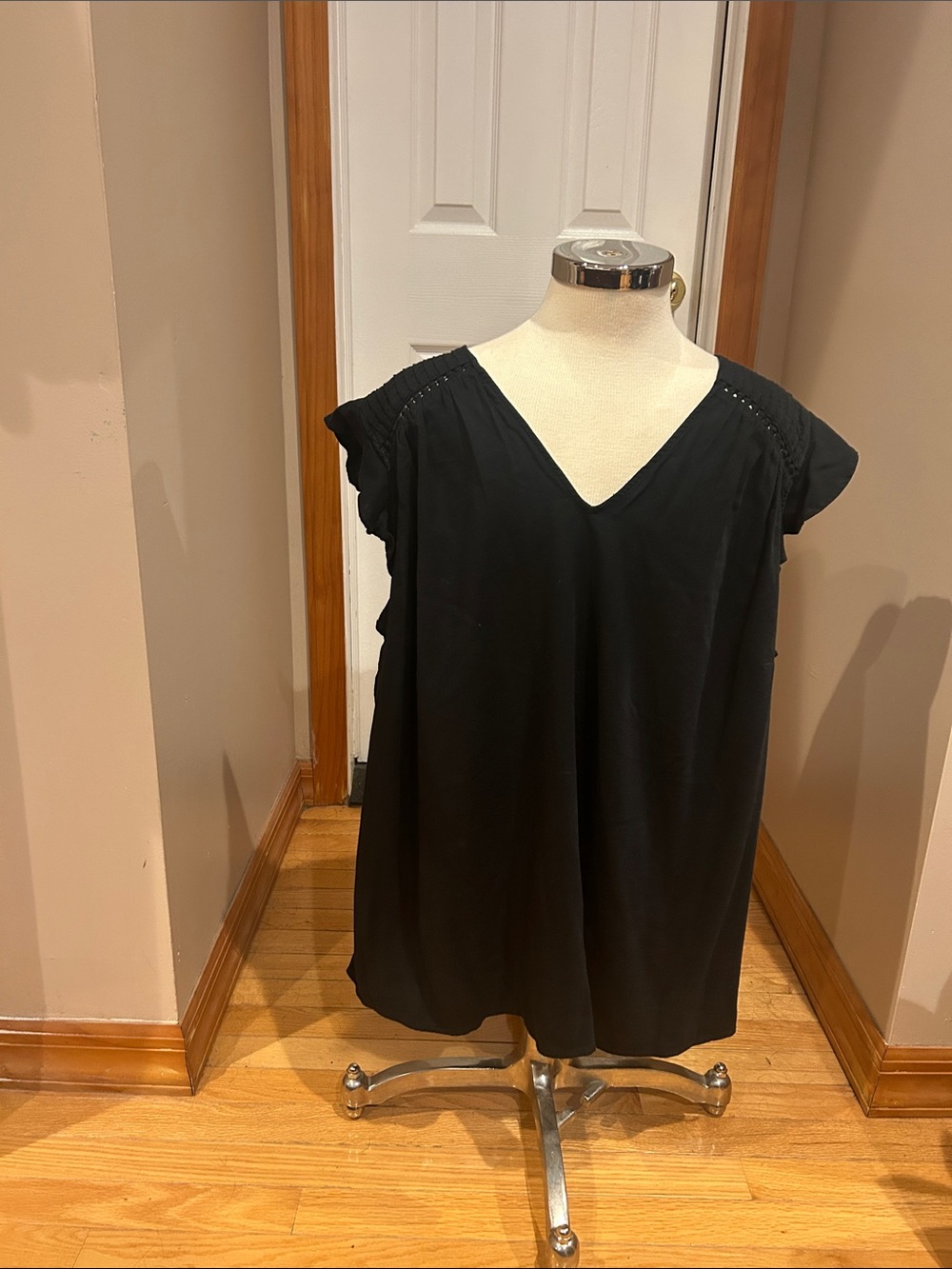 Old Navy Black V-Neck Flutter Sleeve Tunic